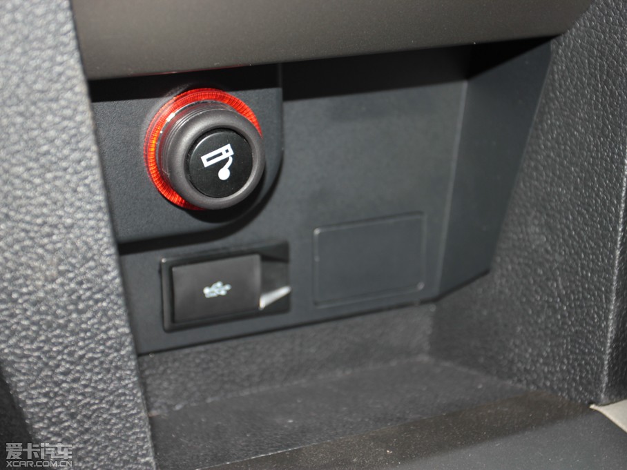 2013 2.5T ̓(q)A͹܉