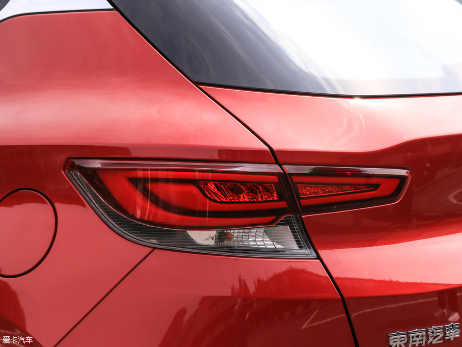 東南汽車2019款東南DX3