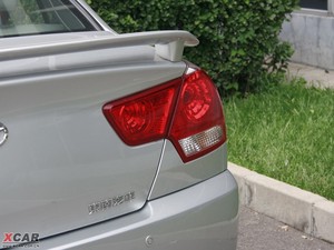 2009款1.5L 手动旗舰版 尾灯