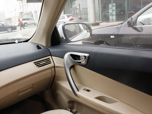 2012款1.5L 手动旗舰版 中控区