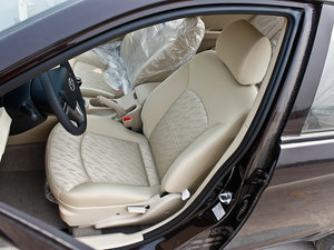 2012款1.5L 手动舒适版  主驾驶座椅