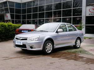 2010款改款 1.5L 手动豪华版 整体外观