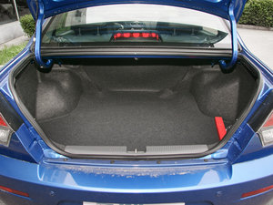 2010款改款 1.5L 手动风采版 行李厢空间