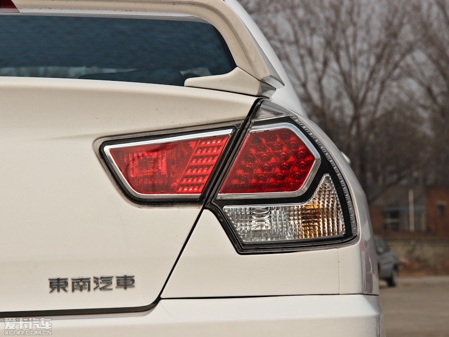 2012V3␂ H 1.5L քL