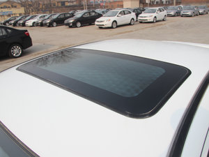2012款亲民版 1.5L 手动风采型 车顶