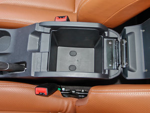 2013款1.5L CVT旗舰版  空间座椅