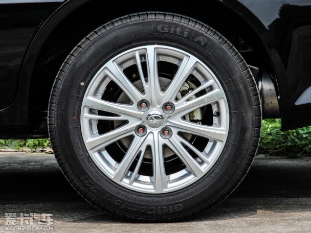 東南汽車2013款V3菱悅