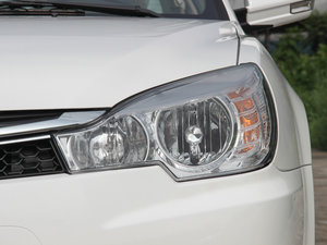 2013款1.5L 手动亲民版 大灯