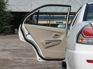 2013款1.5L 手动亲民版 左后车门