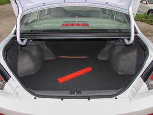 2013款1.5L 手动亲民版 行李厢空间