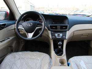 2014款1.5L 手动舒适型 中控区