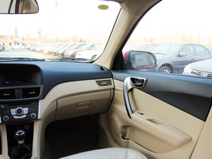 2014款1.5L 手动舒适型 中控区