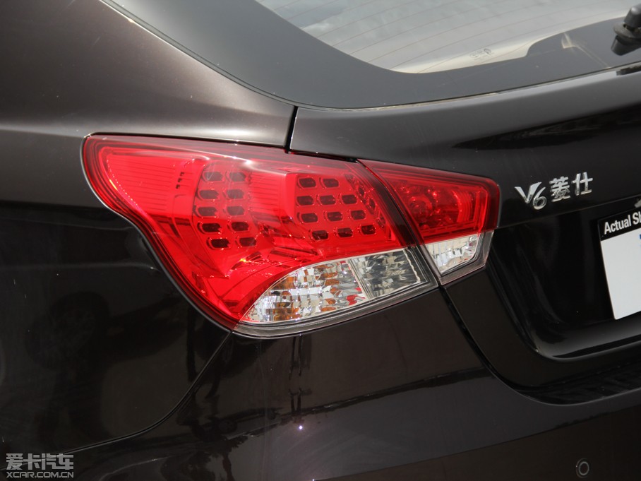 2014��V6���� 1.5L �քӺ��AŮ�԰�