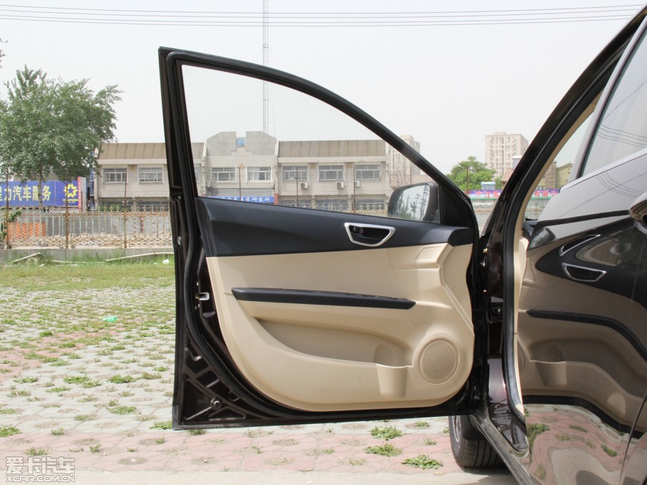 2014��V6���� 1.5L �քӺ��AŮ�԰�