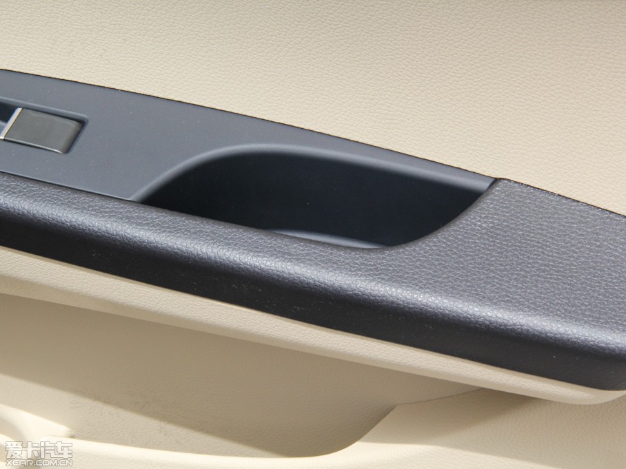 2014��V6���� 1.5L �քӺ��AŮ�԰�