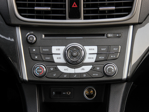 東南汽車2015款V5菱致