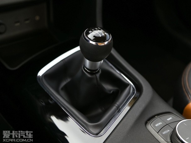 東南汽車2015款東南DX7