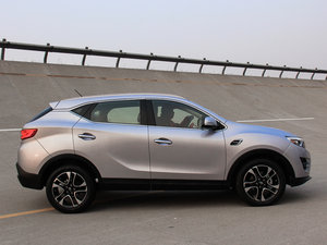 2015款1.5T 自动尊贵版 整体外观