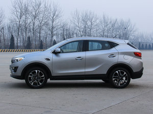 2015款1.5T 自动尊贵版 正侧（左）