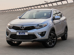 2015款1.5T 自动尊贵版 左前45度