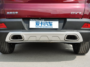 2015款1.5T 手动豪华版 排气管