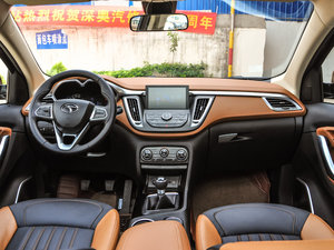 2015款1.5T 手动豪华版 内饰全景