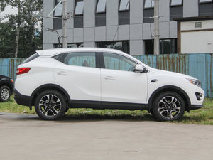 2015款1.5T 手动豪华版 整体外观
