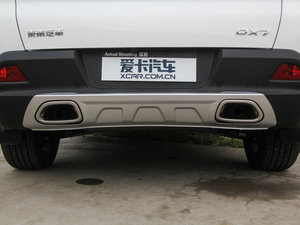 2015款1.5T 手动豪华版 排气管