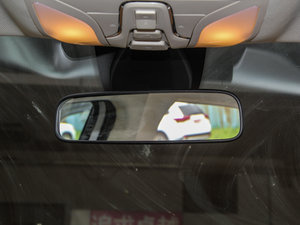 2015款1.5T 手动尊贵版 车内后视镜