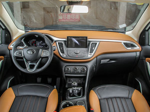 2015款1.5T 手动尊贵版 内饰全景