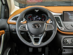 2015款1.5T 手动尊贵版 方向盘