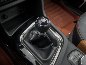 2015款1.5T 手动凯旋版 中控区