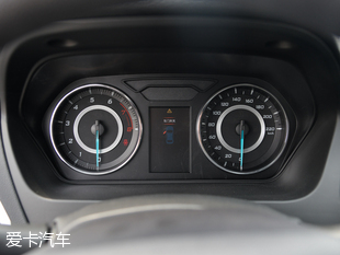 东南汽车2015款V5 plus