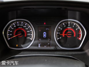 東南汽車2017款東南DX3