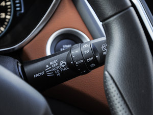 2017款1.5T 自动荣耀版 中控区