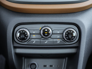2017款2.0T 手动CCPC冠军版 空调调节