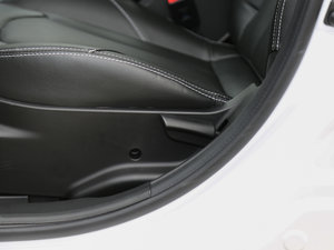 2017款1.5L 手动新锐型 主驾驶座椅调节