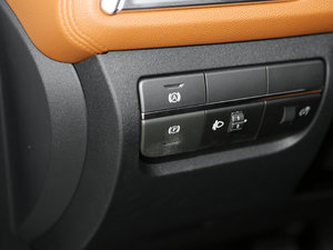 2018款1.5T 手动凯旋版 驻车制动器