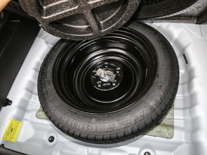 2018款1.5T 手动凯旋版 备胎