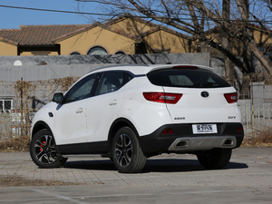 2018款1.5T 自动尊贵版 左后45度