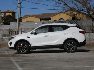 2018款1.5T 自动尊贵版 正侧（左）