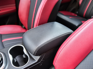 2018款Prime 1.8T DCT旗舰型 国V 中央扶手箱