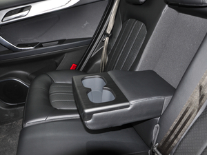 2018款Prime 1.8T DCT豪华型 国V 后排中央扶手