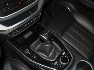 2018款Prime 1.5T 手动豪华型 国V 换挡杆