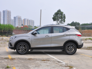 2018款1.5T CVT尊贵型 正侧（左）