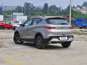2018款1.5T CVT尊贵型 左后45度