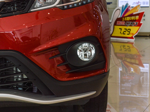 2018款1.5T CVT尊贵型 前雾灯