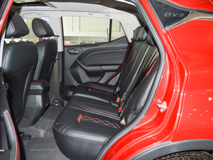 2018款1.5T CVT尊贵型 后排空间