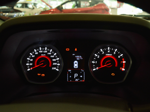 2018款1.5T CVT尊贵型 仪表