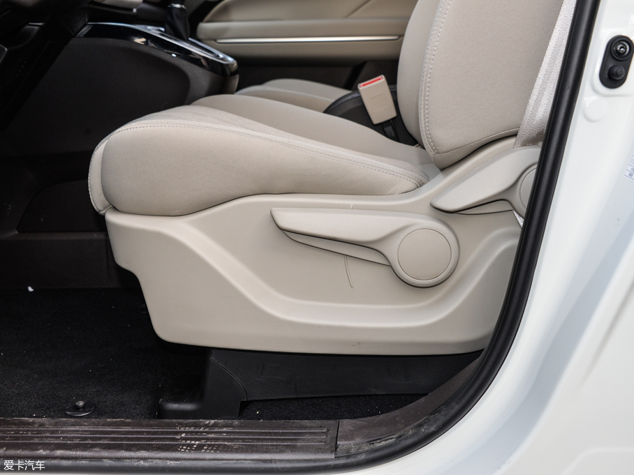 2019M6 270T Ԅ(dng)Ӣ 7 (gu)V